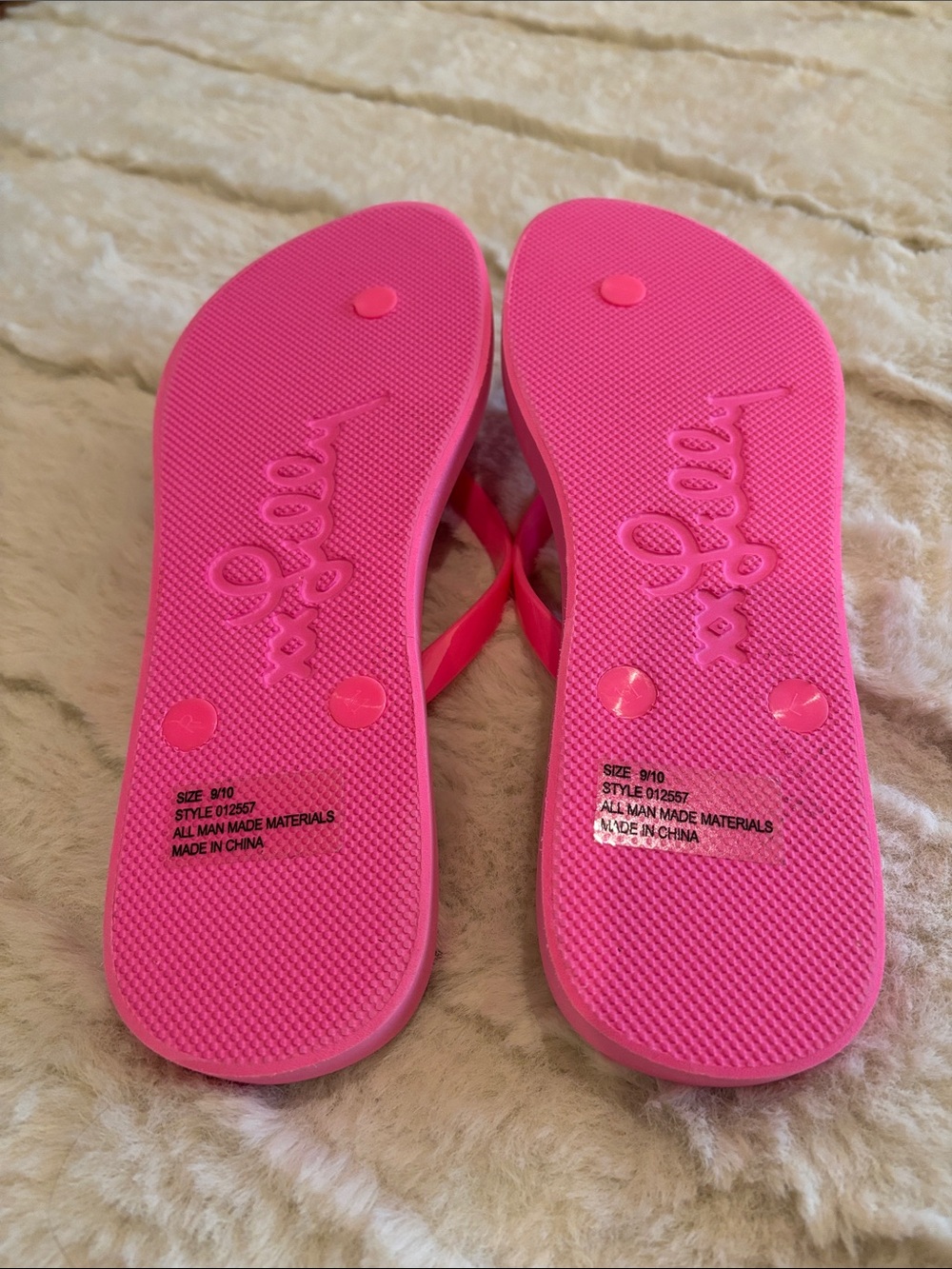 Lilly Pulitzer Roxy Pink Flip Flop Sandals size 9/10
NWOT - Picture 4 of 4
